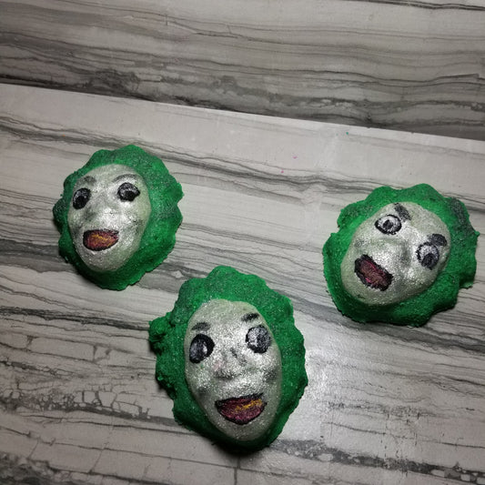 Beetleguice, beetlgeuse, beetlejuice? bath bomb