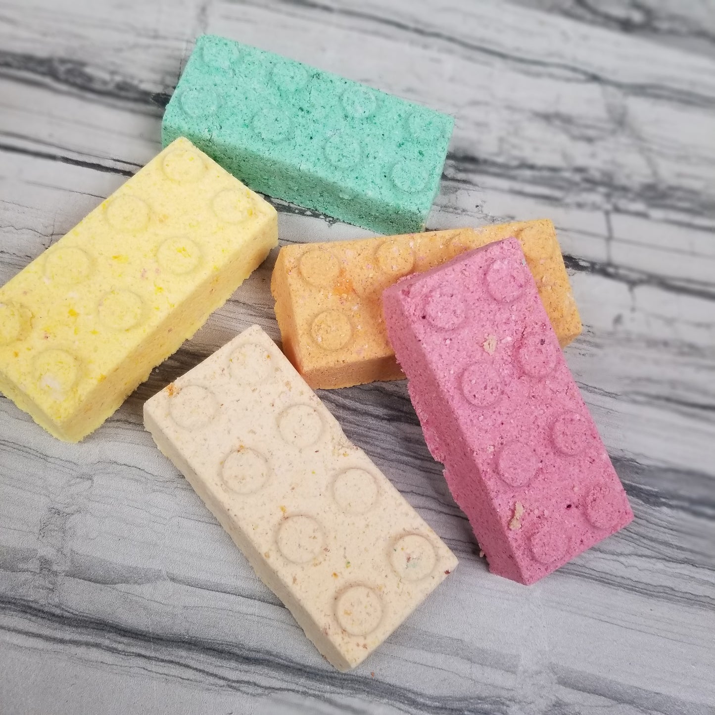 Building block bath bomb