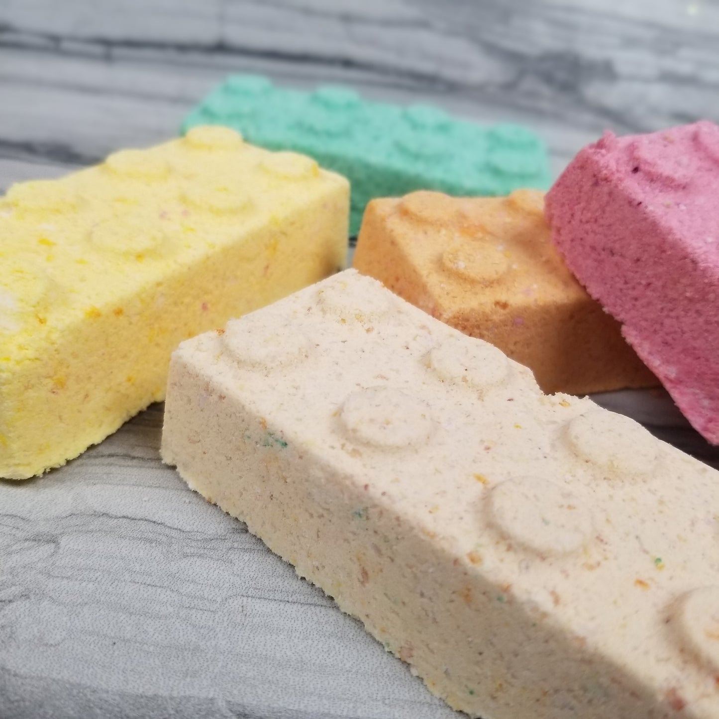 Building block bath bomb